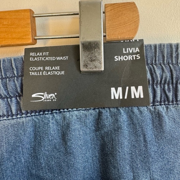 Silver Jeans Co. Livia Relaxed Fit Chambray Shorts - Size M - Picture 5 of 6